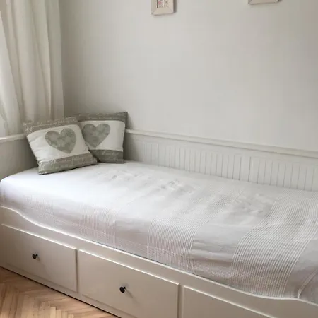 House Apartmentshumpolec + Garden Appartement