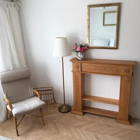 House Apartmentshumpolec + Garden Daire *